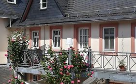 Kuenstler Ferienwohnung Am Weilburger Schloss, Marktplatz 9