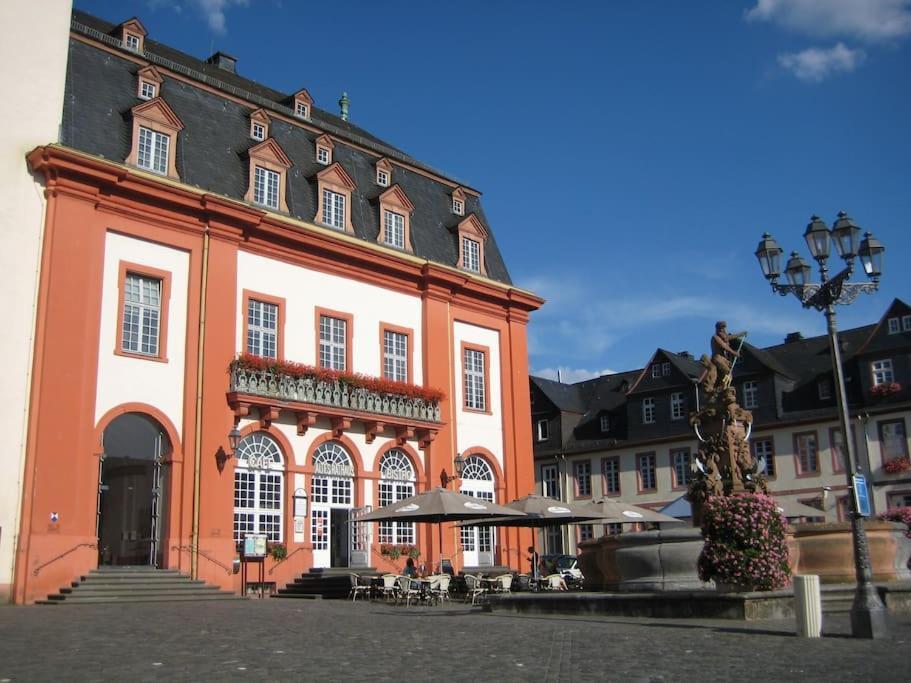 Kuenstler Ferienwohnung Am Weilburger Schloss, Marktplatz 9 Eksteriør billede